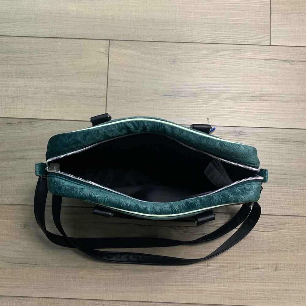 *New* Adidas Bag - Picture 4 of 5